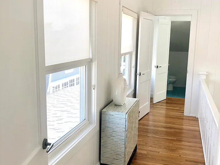 17 1st Ave — Photo 31