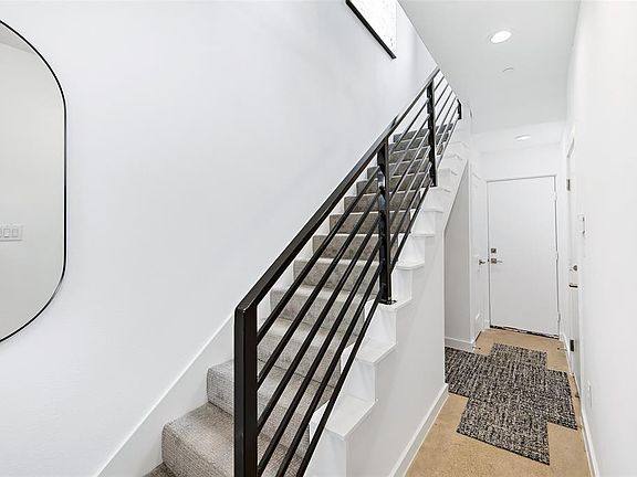 3rd image of 4818 Manett St #103
