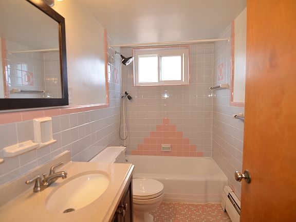 5th image of 3230 Blueacres Dr