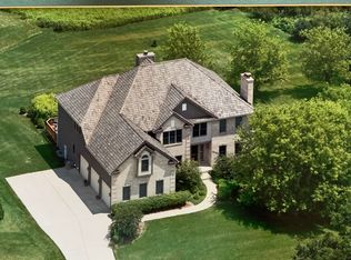 35132 N Oak Knoll Cir, Gurnee, IL 60031