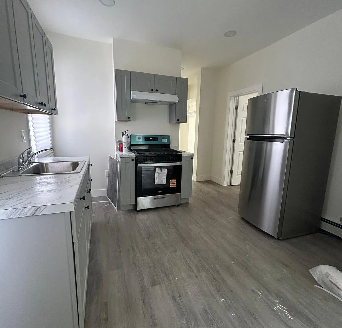 3 bed, $2,200 — Photo 3