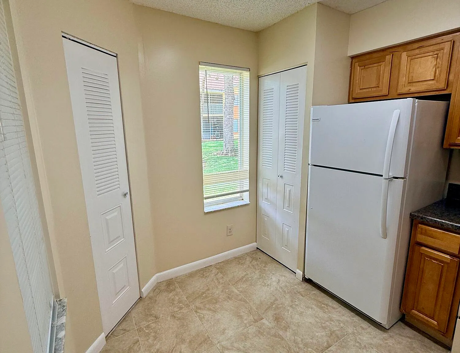 2 bed, 2.0 bath, 1044 sqft, $2,000 — Photo 3