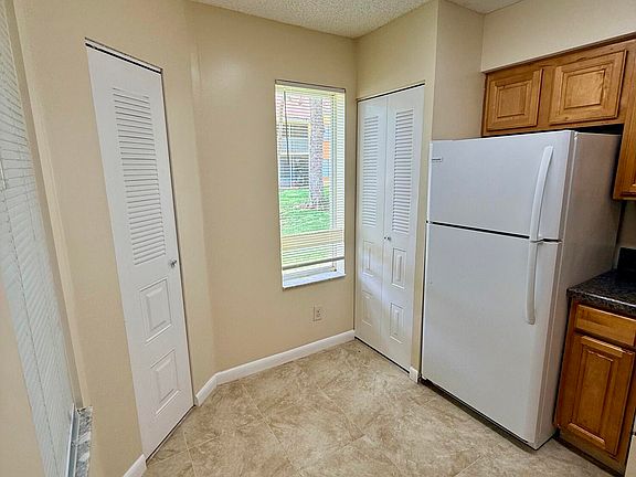 3rd image of 1142 Coral Club Dr #1142