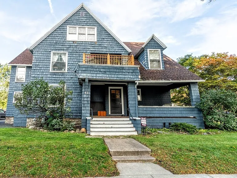 595 University Ave — Photo 1