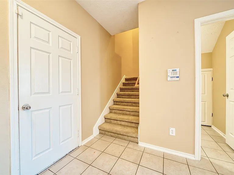 2831 Hackamore Hollow Ln — Photo 16