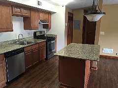 Hallwood Manor Apartments — Photo 34