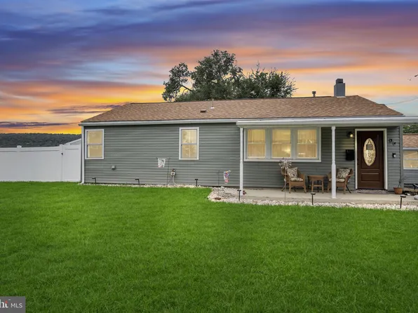34 Louis Ln, Enola, PA 17025