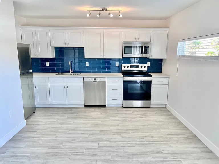70 E Mitchell Dr #201 — Photo 9