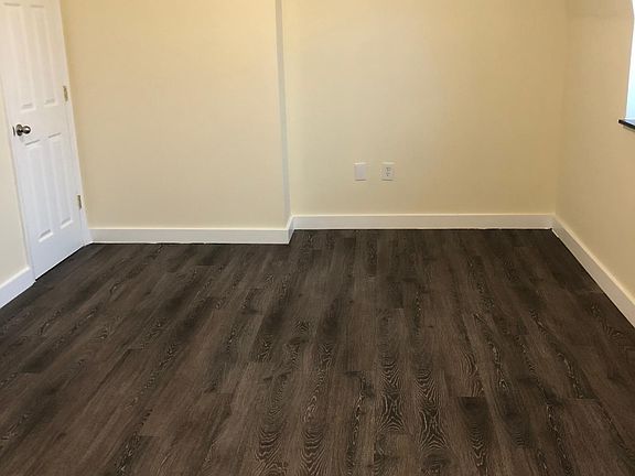 3rd image of 442 Saint Marks Pl APT 4