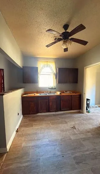 619 S Linden St — Photo 3