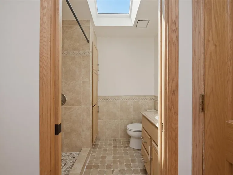 1671 Grosvenor Cir #C — Photo 11