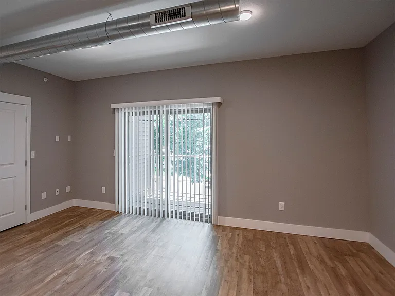 408 S Prairie St — Photo 26