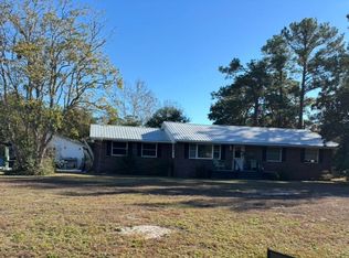 210 Oakhurst Rd, Wilmington, NC 28409