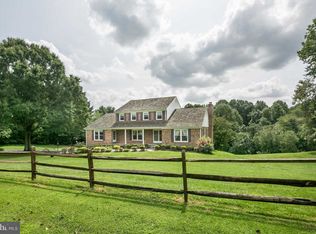 10113 Windy Knoll Ln, Vienna, VA 22182