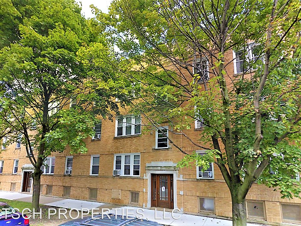 1st image of 4615 N Leavitt St #2