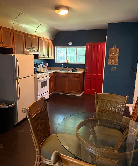 213 W Yates St #2 — Photo 3