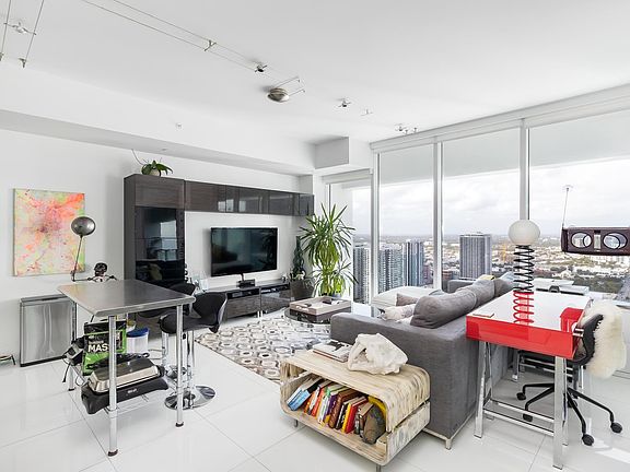 5th image of 1040 Biscayne Blvd APT 4005
