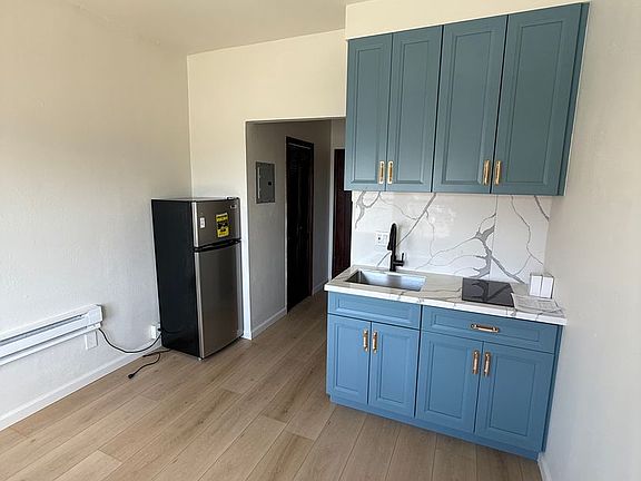 3rd image of 2511 Hearst Ave #312