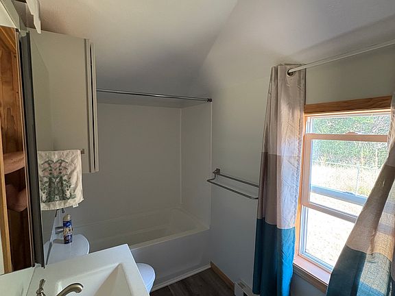 Bathroom - newly remodeled, tub/shower combination