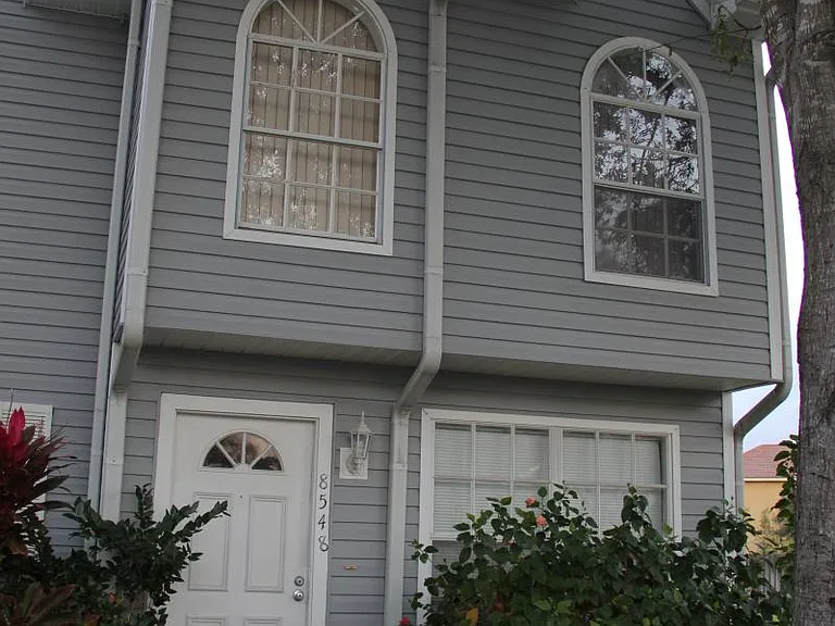 8548 J R Manor Dr — Photo 3