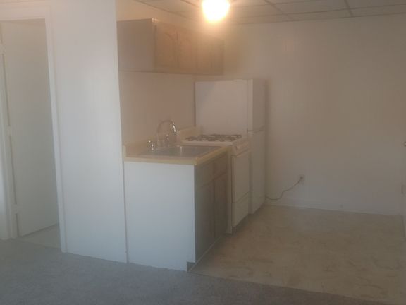 3rd image of 32 Kinsley St #6