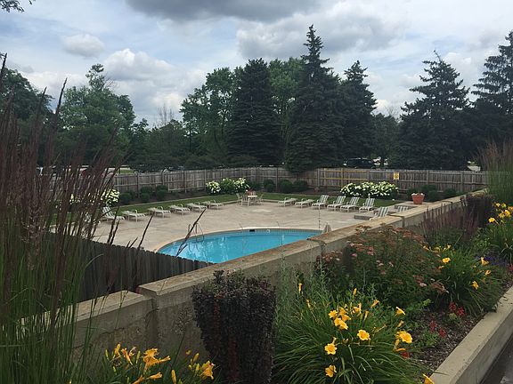 5th image of 1931 Prairie Sq APT 221