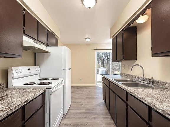 3rd image of 5805 Orchard Ct #1