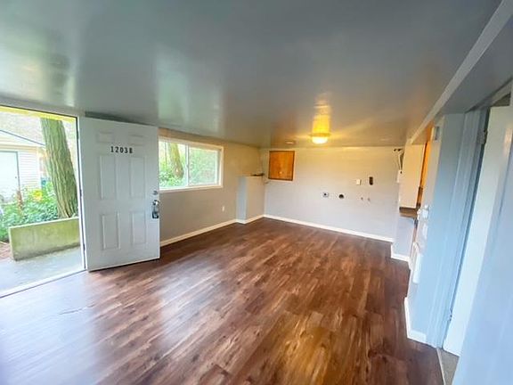 4th image of 1203 Oyster Bay Ave S #B
