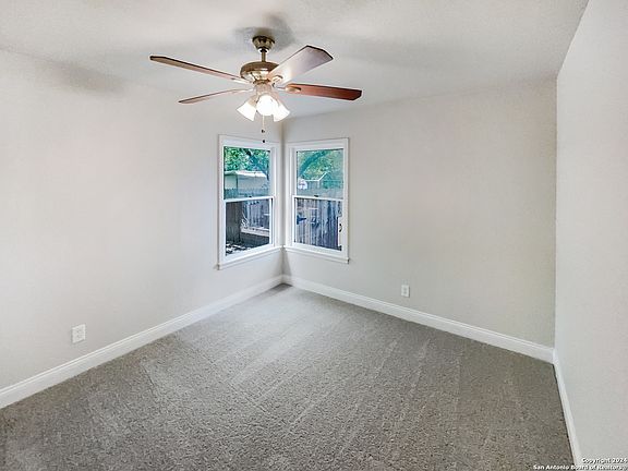 3rd image of 4618 Neer Ave