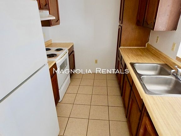 5th image of 300 E Upas Ave APT 10