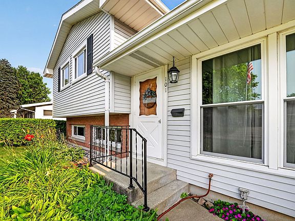 2nd image of 101 Joanne Ln