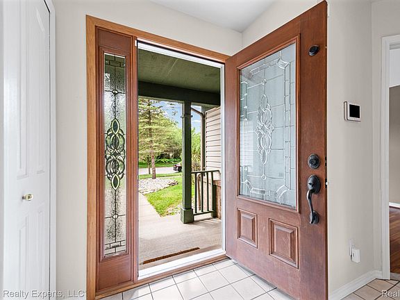 4th image of 5367 High Ridge Dr