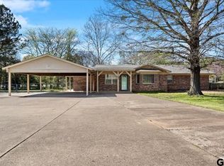 101 N Heights Blvd, Omaha, TX 75571