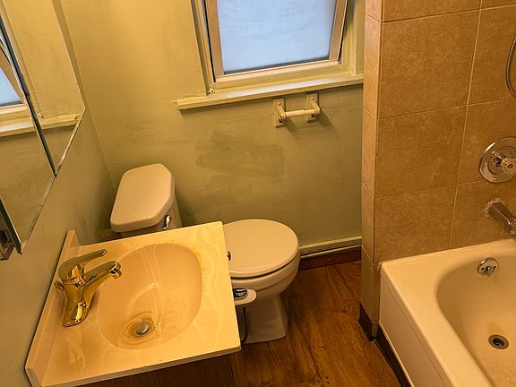 4th image of 7010 Clement Ave #2