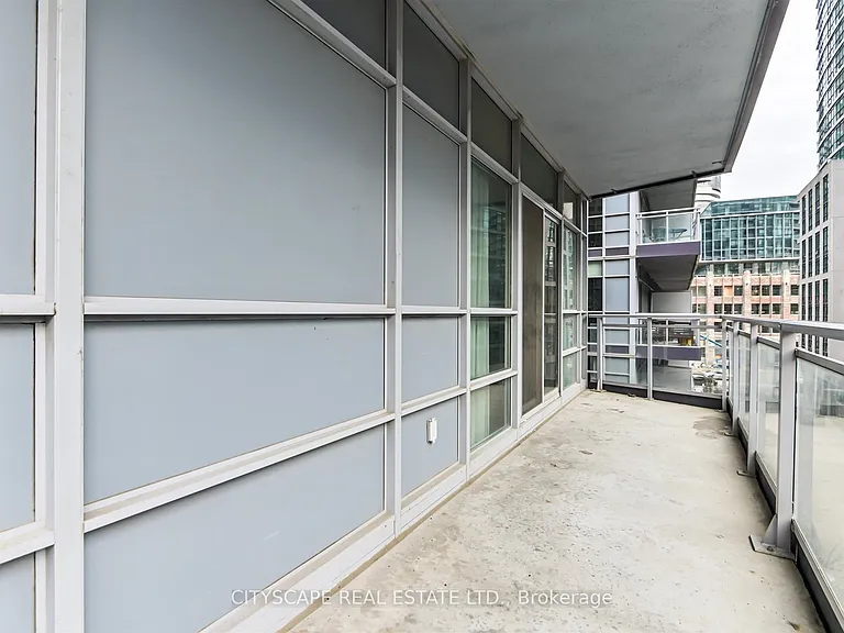 15 Bruyeres Mews #411 — Photo 6