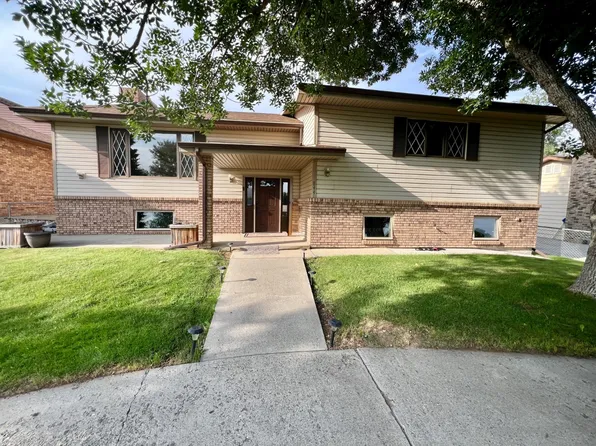 844 Richards St, Thermopolis, WY 82443