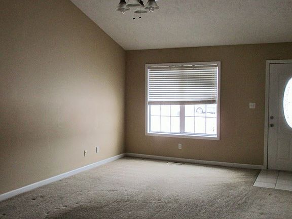 5th image of 4525 Mayflower Dr