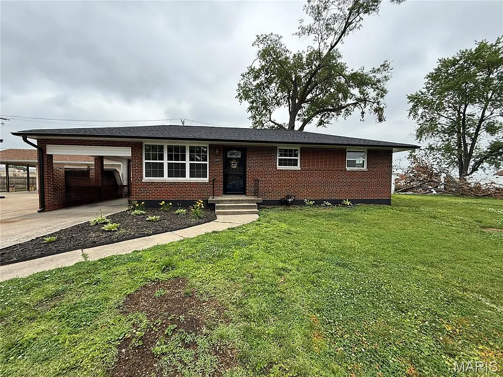 3225 Carlson Ave photo 1