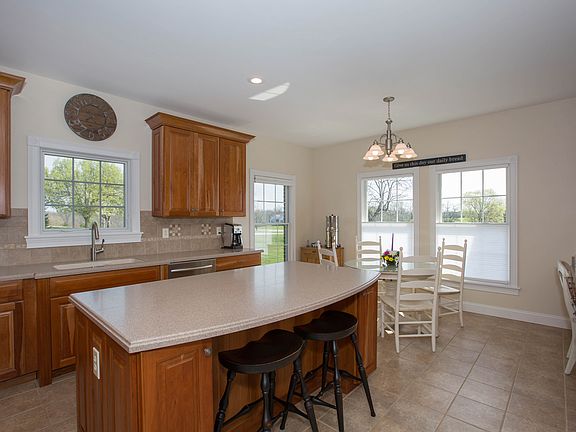 3rd image of 67 Hickory Meadows Ln