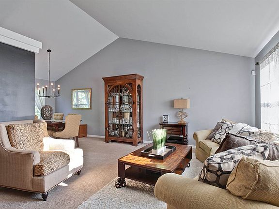 4th image of 328 Fairfax Ln