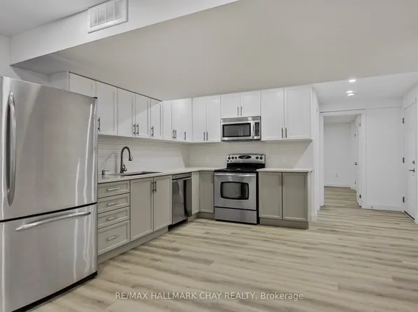 27 Spencer Dr, Barrie, ON L4N 0Y9