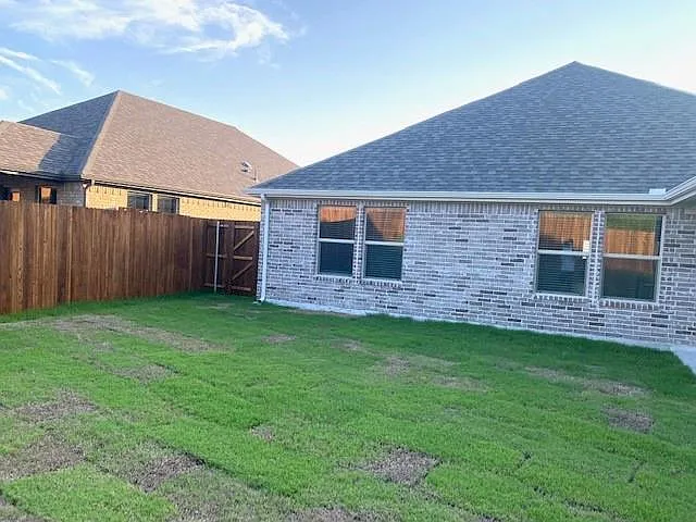 1902 Canyon Ln — Photo 20