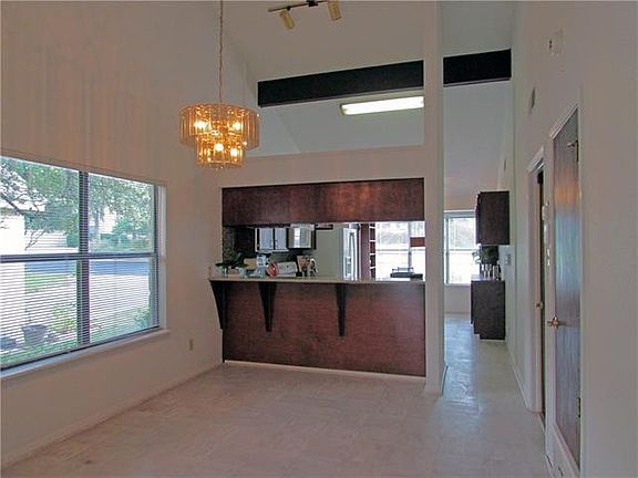 5th image of 9518 Topridge Dr APT 44