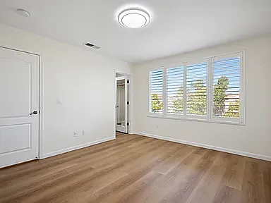 4 bed, 1557 sqft, $4,150 — Photo 4