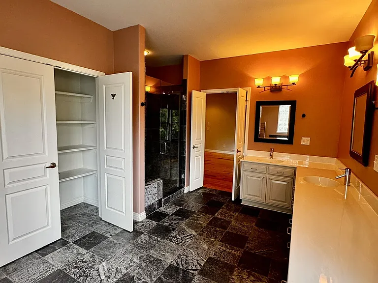 723 Lakeview Dr — Photo 18