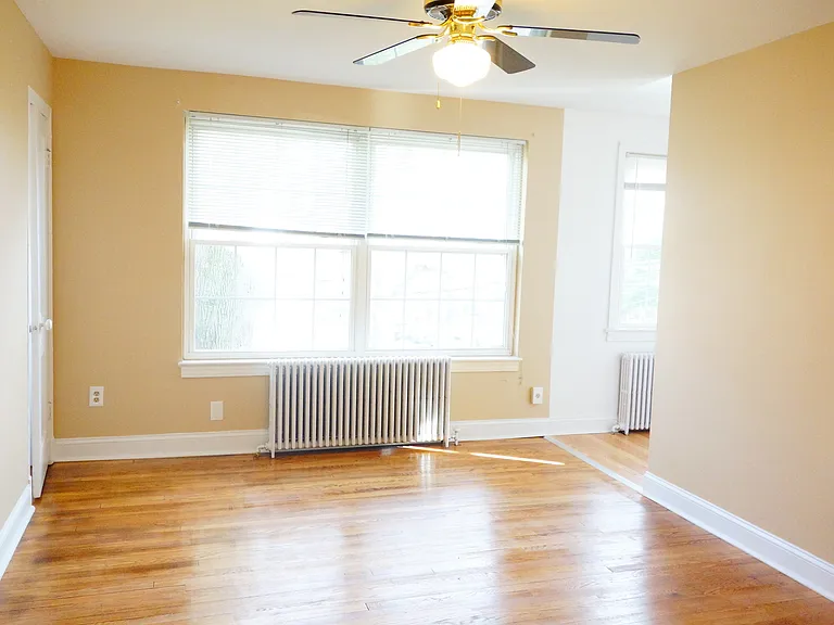 8400 Greenwood Ave — Photo 37