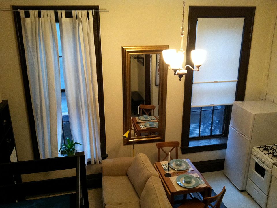 1st image of 132 W Court St APT 8