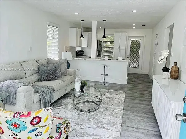 410 NW 9th St, Hallandale Beach, FL 33009