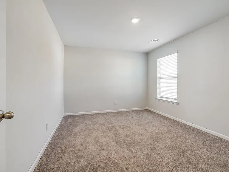 102 Spillway Ct — Photo 26