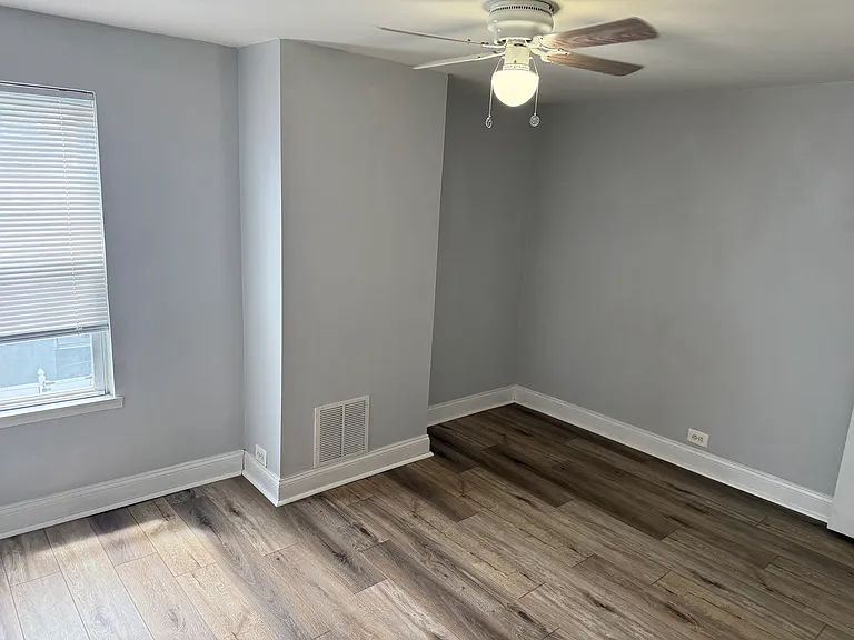 Bedroom 4 - 3rd floor